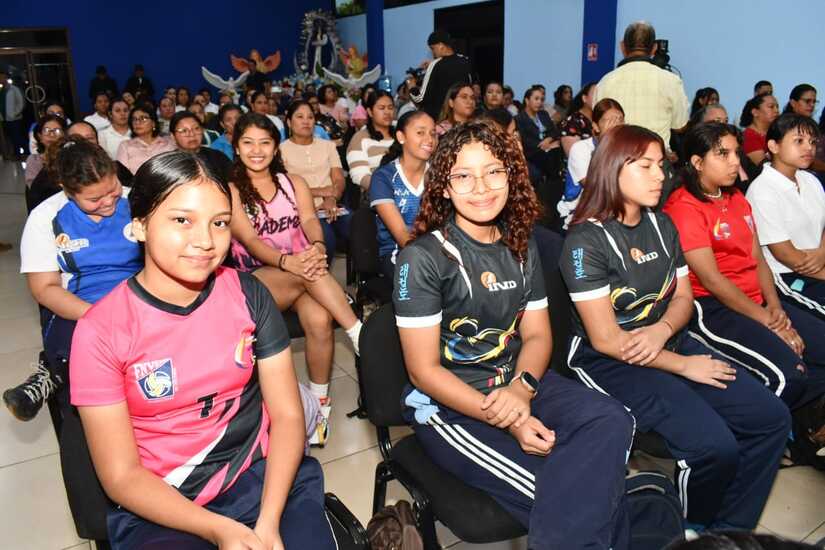 Encuentro-de-mujeres-sistema-educativo-4