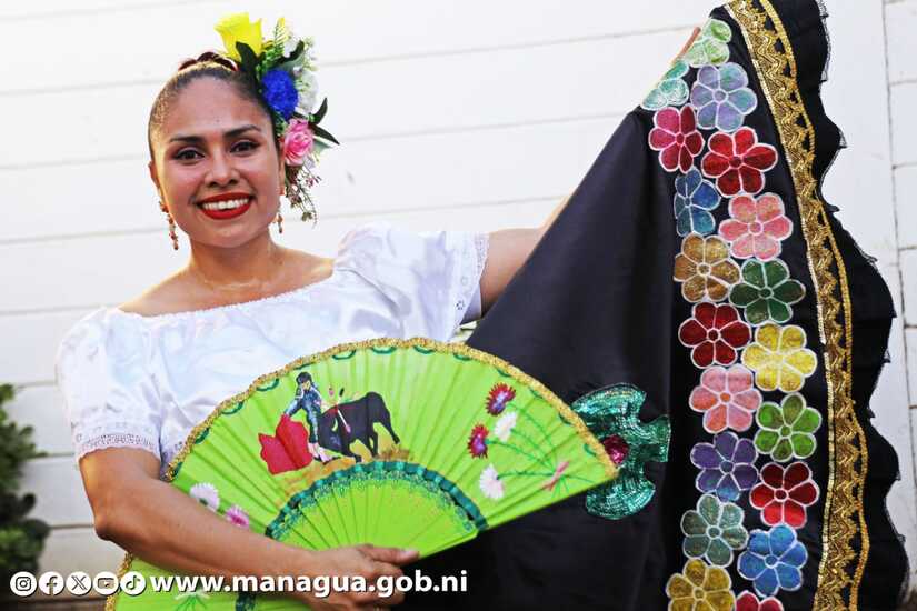 Exposicion-artistica-en-homenaje-a-Dia-Internacional-de-la-Mujer-1