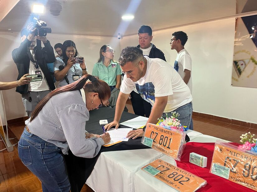 Buses-Yutong-para-Carazo-9