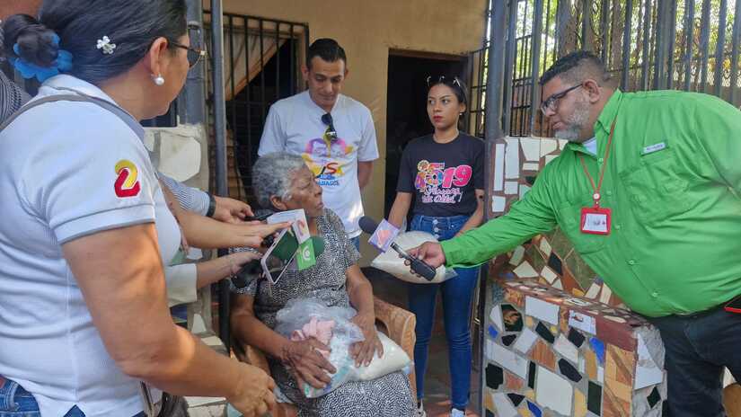 Entrega-de-Paquetes-Alimenticios-7