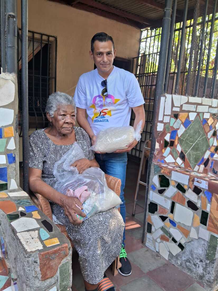 Entrega-de-Paquetes-Alimenticios-9