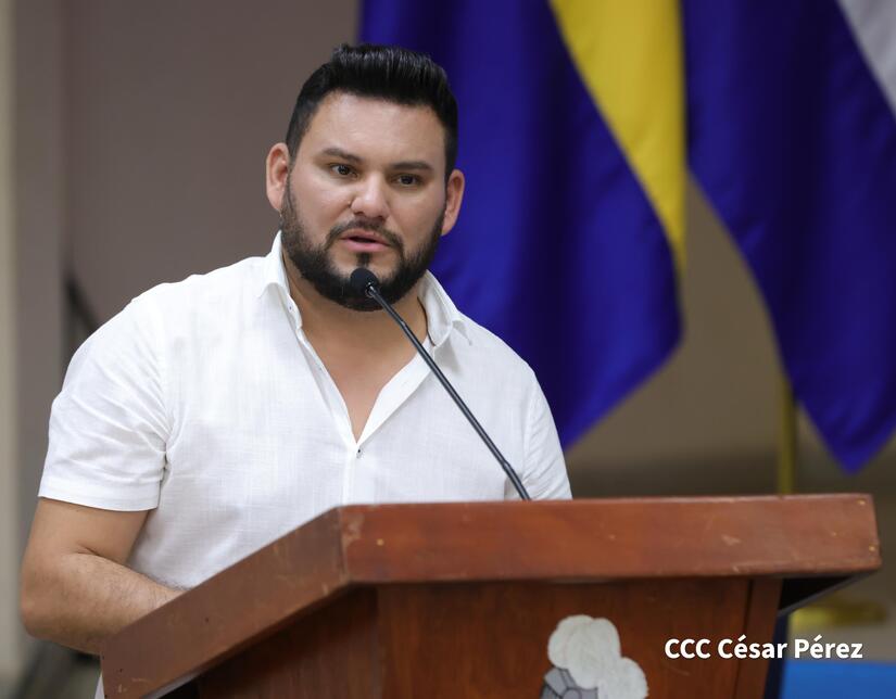 EStudiantes-de-Comunicacion-1