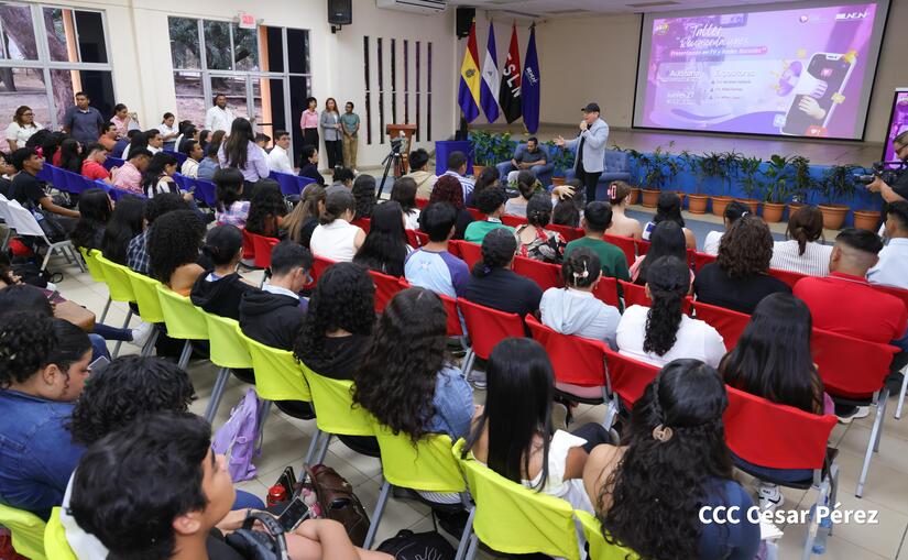 EStudiantes-de-Comunicacion-10