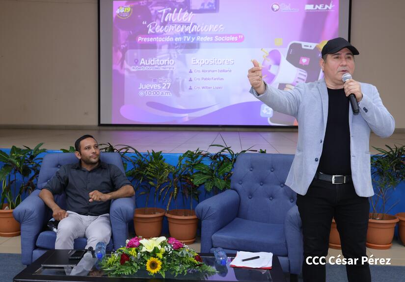 EStudiantes-de-Comunicacion-12