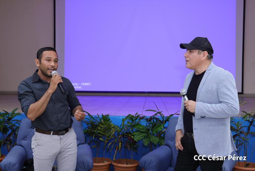 EStudiantes-de-Comunicacion-15