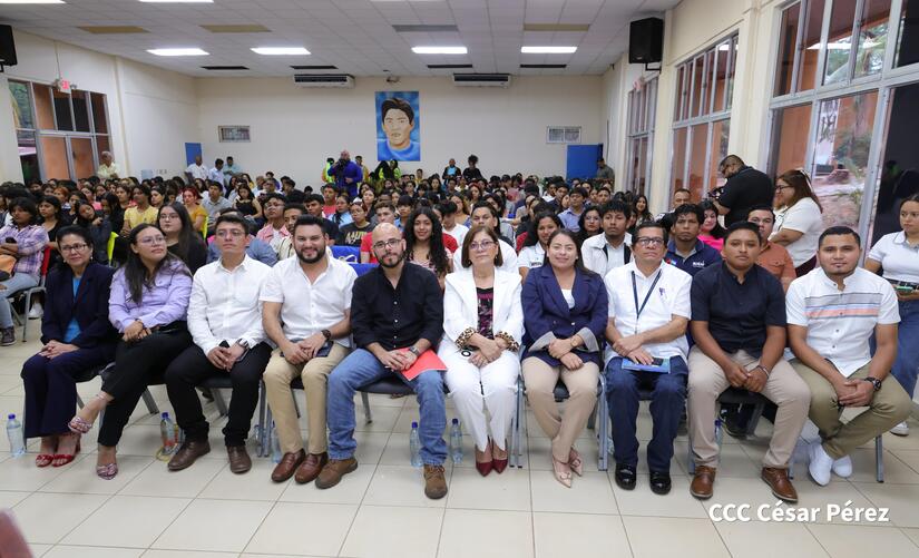 EStudiantes-de-Comunicacion-18