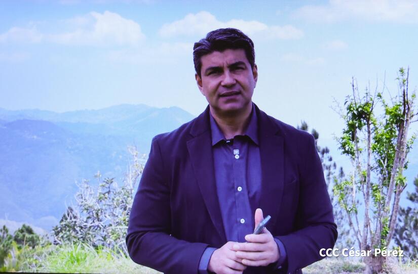 EStudiantes-de-Comunicacion-21