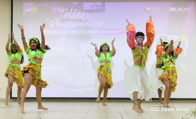 EStudiantes-de-Comunicacion-26