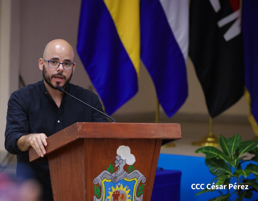 EStudiantes-de-Comunicacion-4