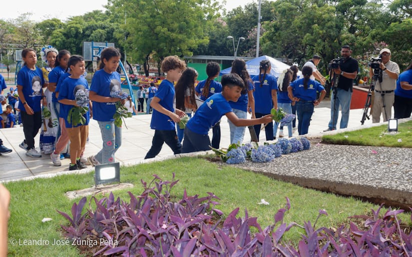 Luis-Alfonso-Velasquez-Flores-12