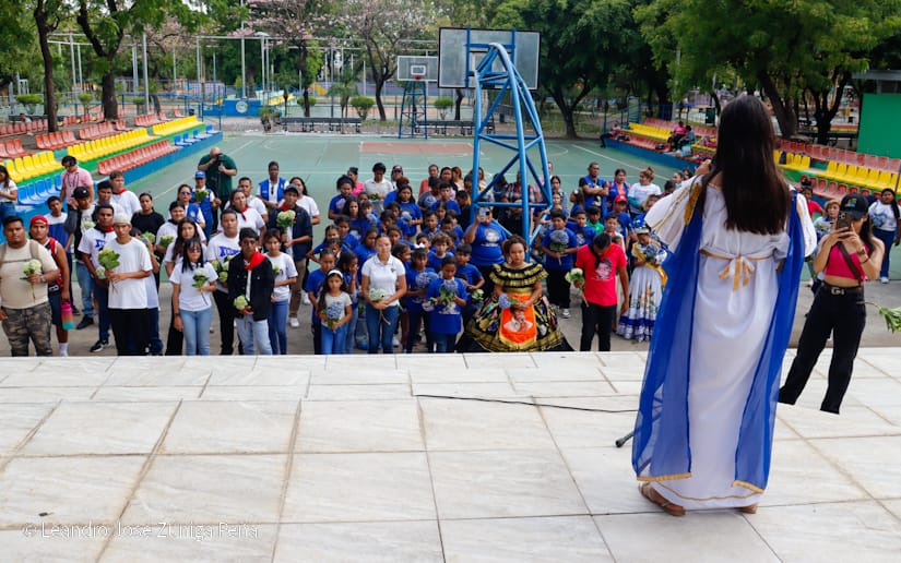 Luis-Alfonso-Velasquez-Flores-16