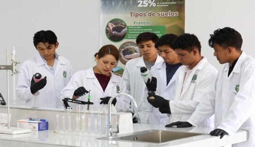 Centro-Universitario-Padre-y-Comandante-Camilo-Torres-Restrepo-16