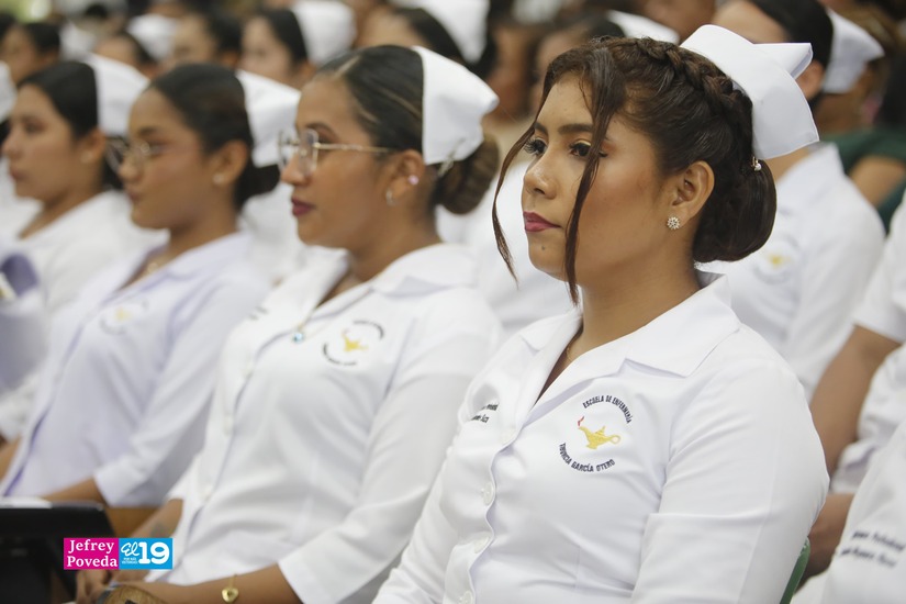 Egresados-Universidad-4-de-Mayo-12