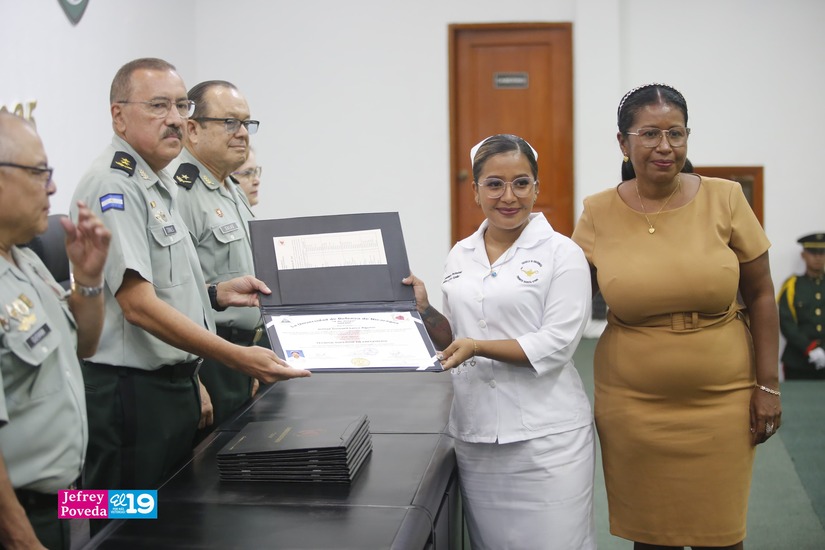 Egresados-Universidad-4-de-Mayo-2