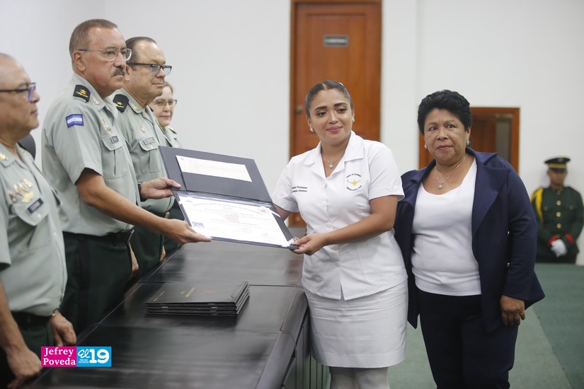 Egresados-Universidad-4-de-Mayo-21