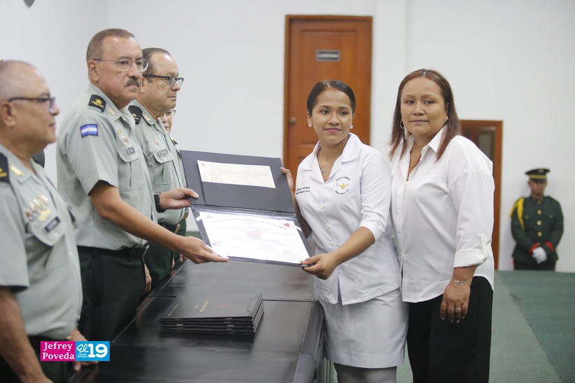 Egresados-Universidad-4-de-Mayo-22