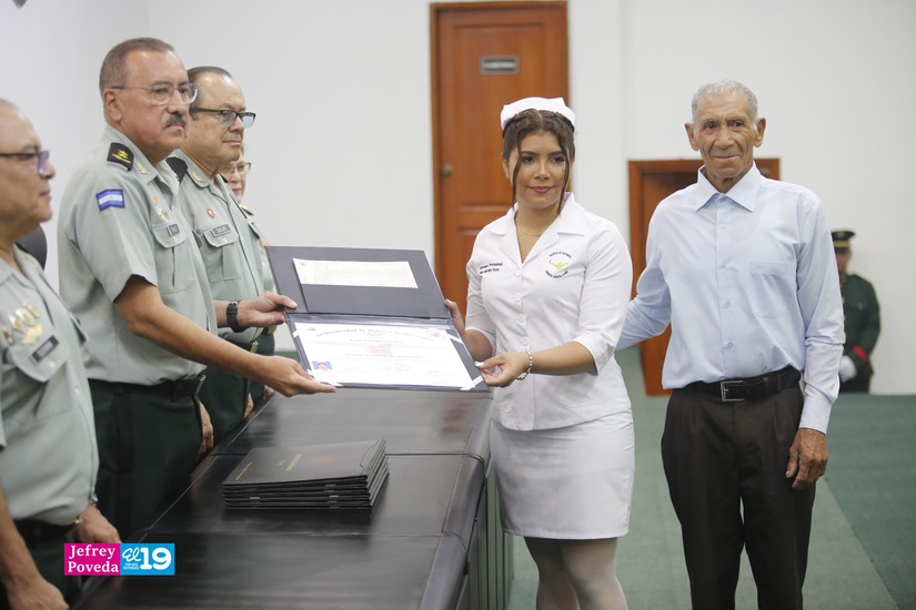 Egresados-Universidad-4-de-Mayo-24