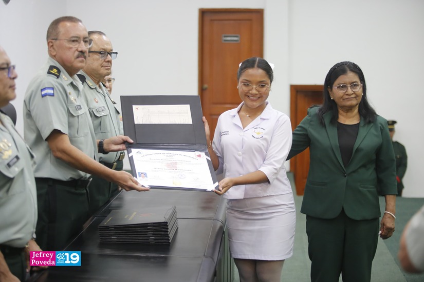 Egresados-Universidad-4-de-Mayo-4