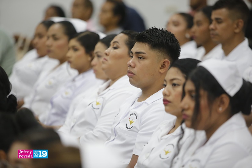 Egresados-Universidad-4-de-Mayo-5