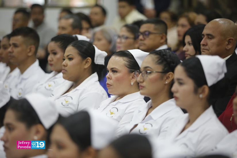 Egresados-Universidad-4-de-Mayo-9