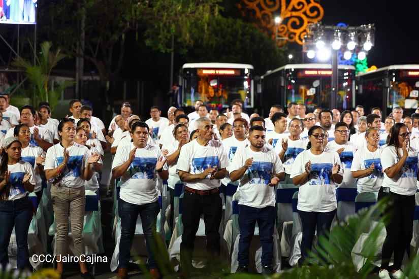 Entrega-de-autobuses-chinos-36