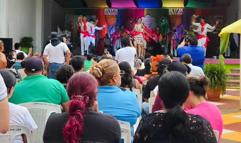 HUIPIL-(3)