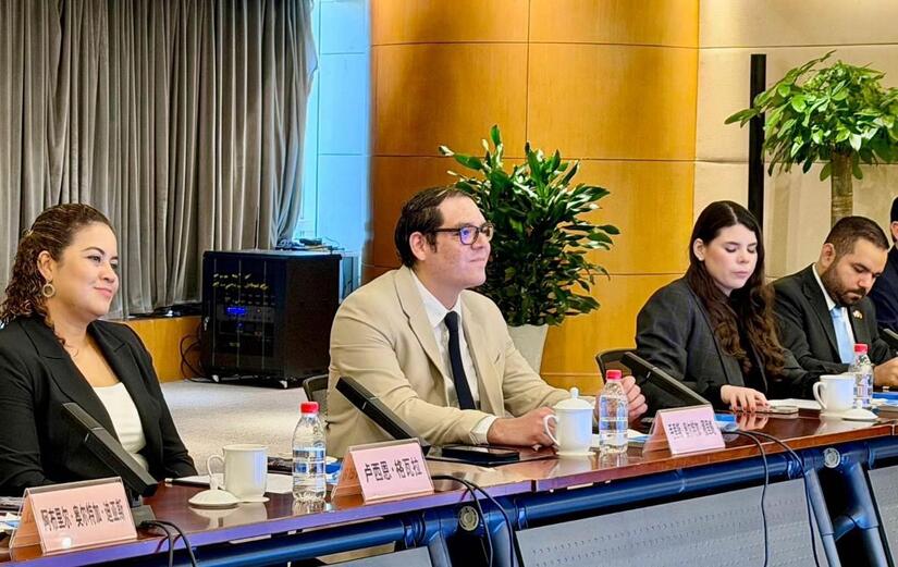 Grupo-de-Medios-de-China-3