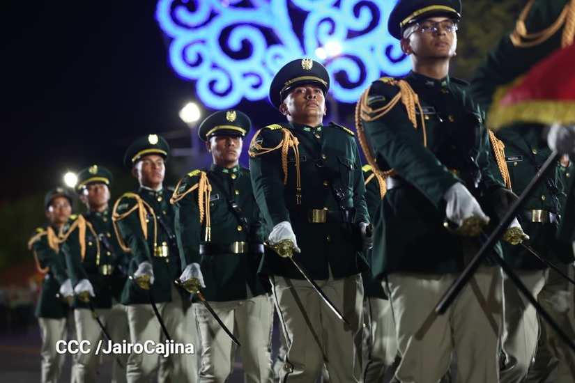 Desfile-Pueblo-Ejercito-23