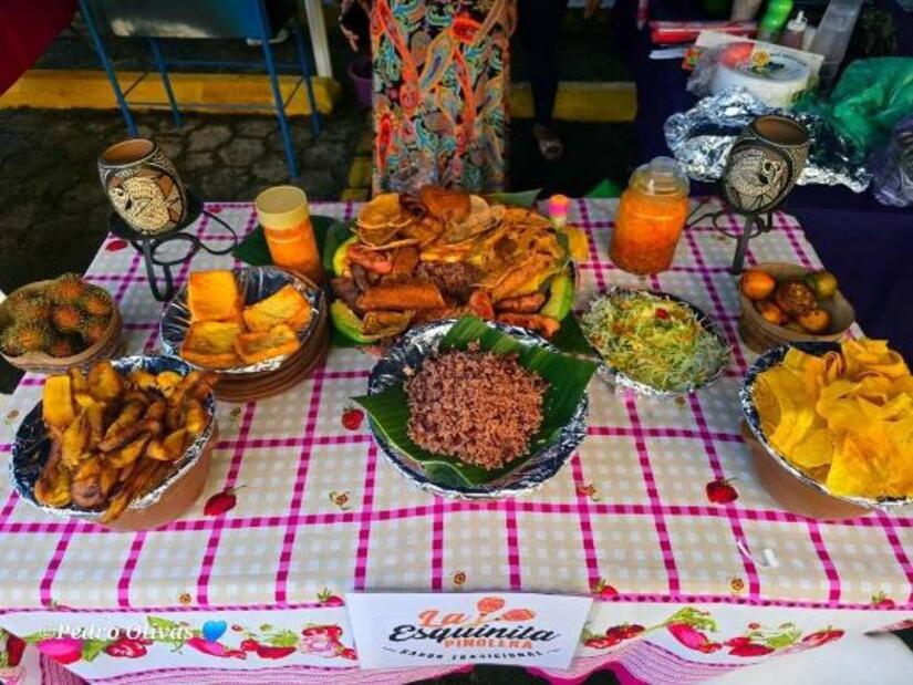 Fritanga-y-gallo-pinto-1