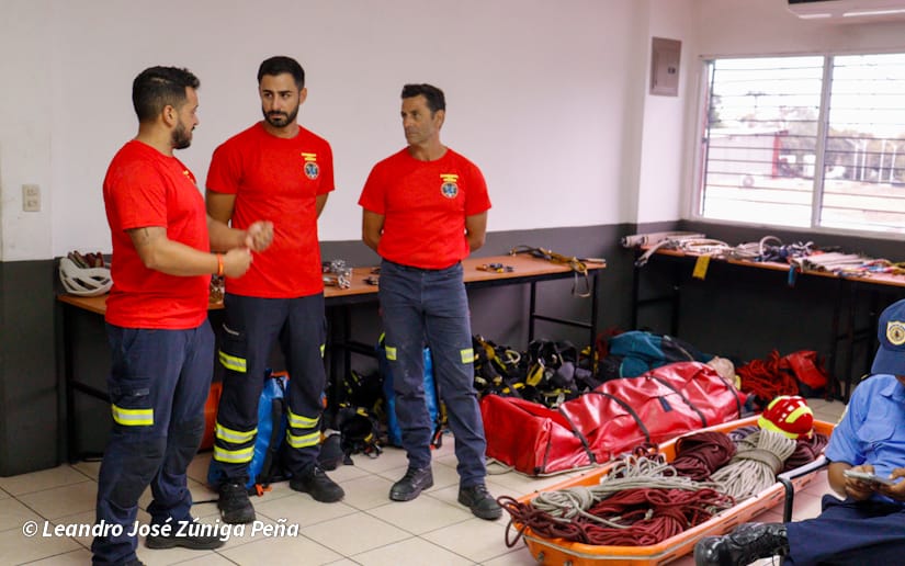 BOMBEROS23