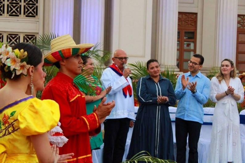 HUIPIL10