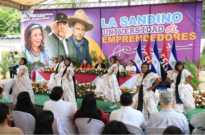 Universidad-La-Sandino-1