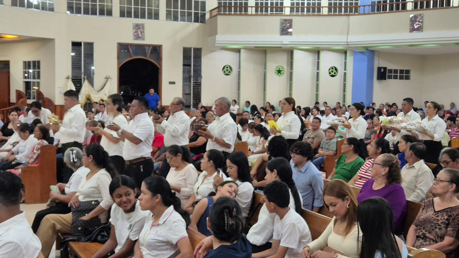 JUEVES-(38)
