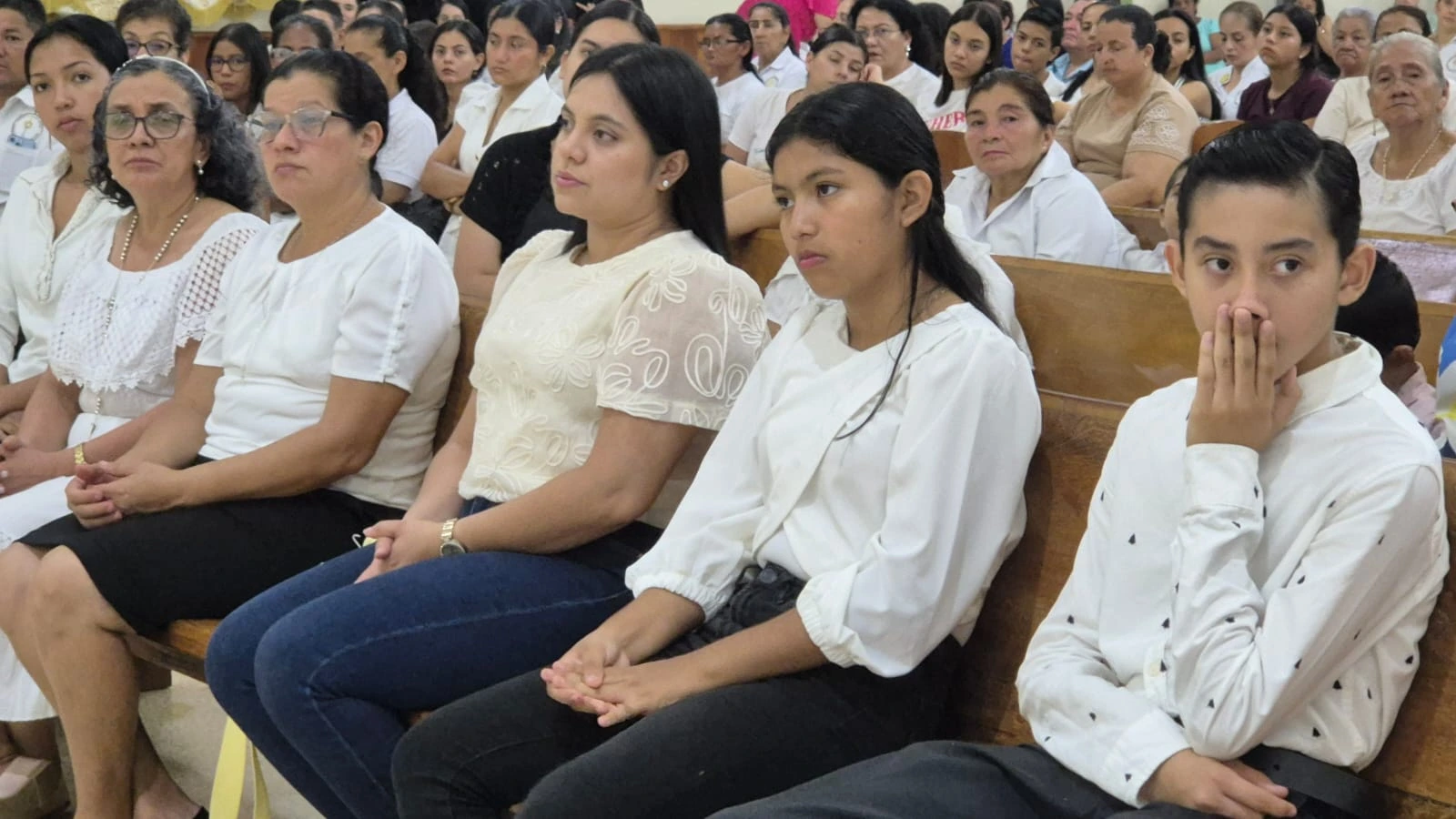 JUEVES-(44)