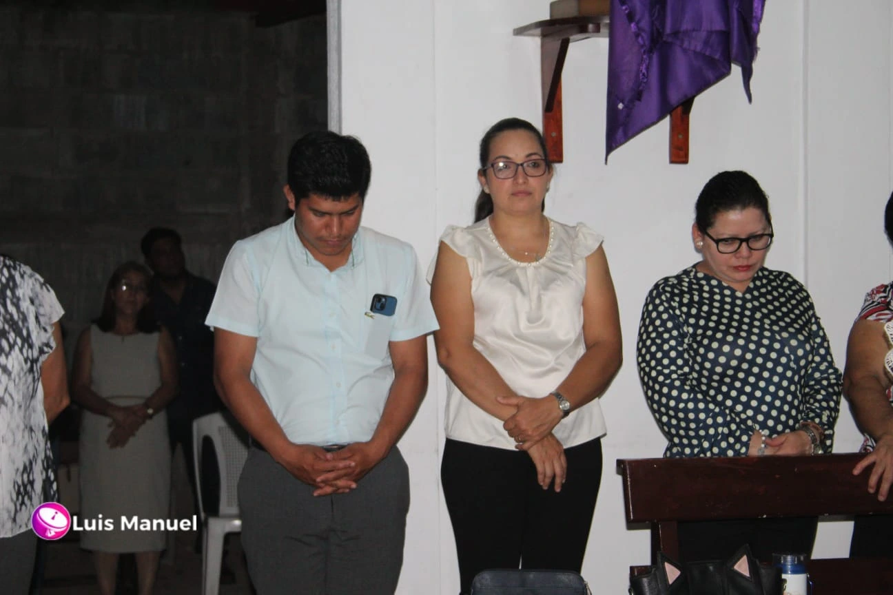 JUEVES-(61)