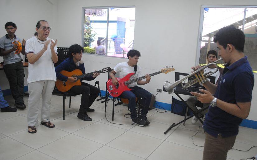 Artes-a-Puertas-Abiertas--(8)