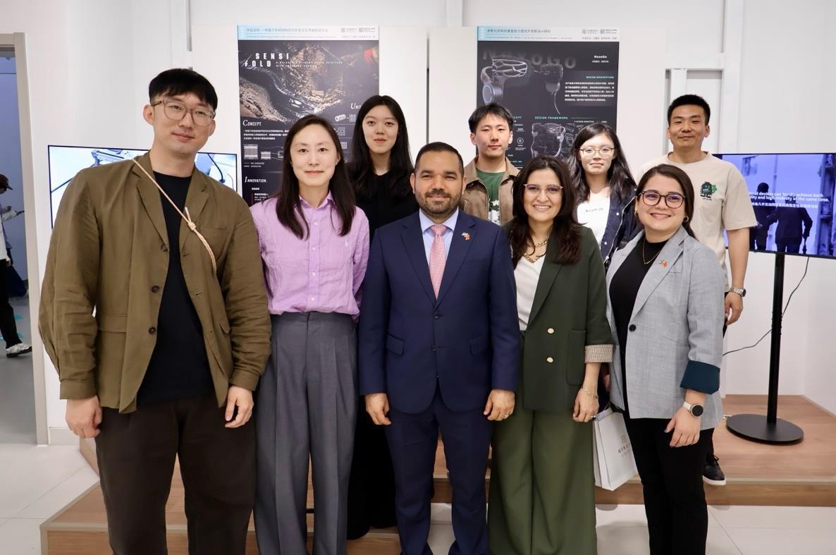 Emb--Nic--en-China--(4)