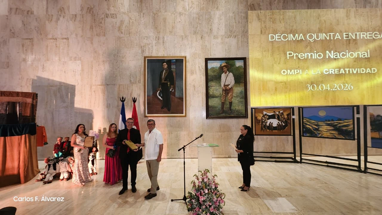 PREMIO4