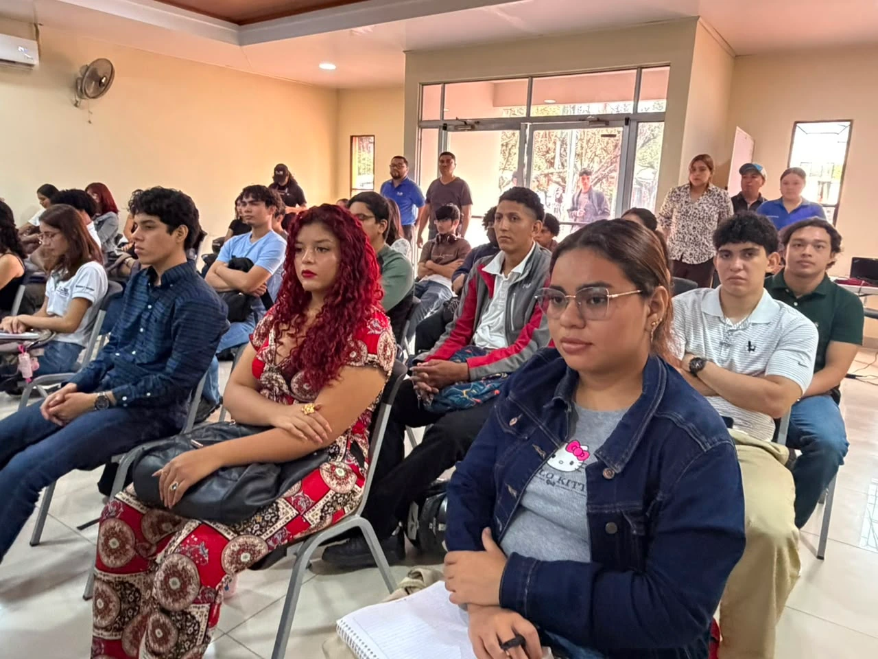 COM11