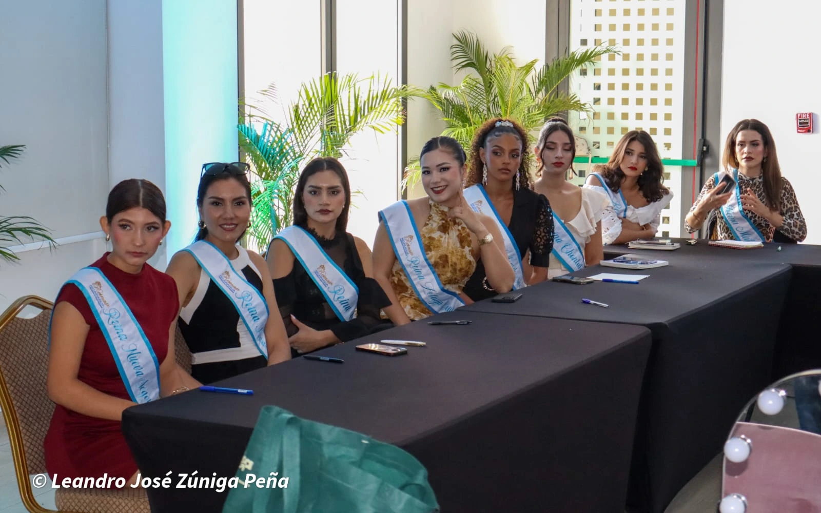 REINAS4