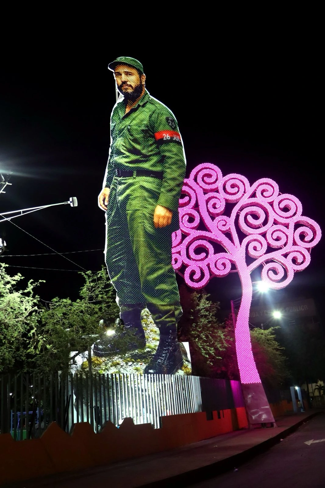 CASTRO12