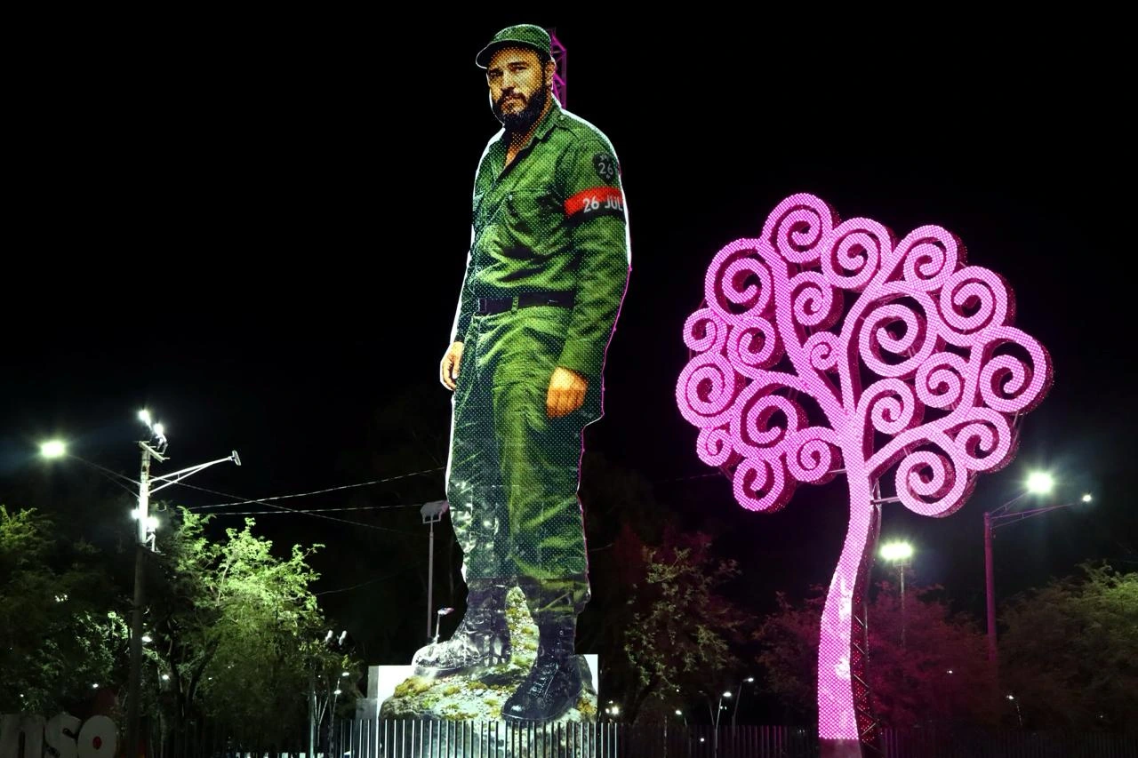 CASTRO37