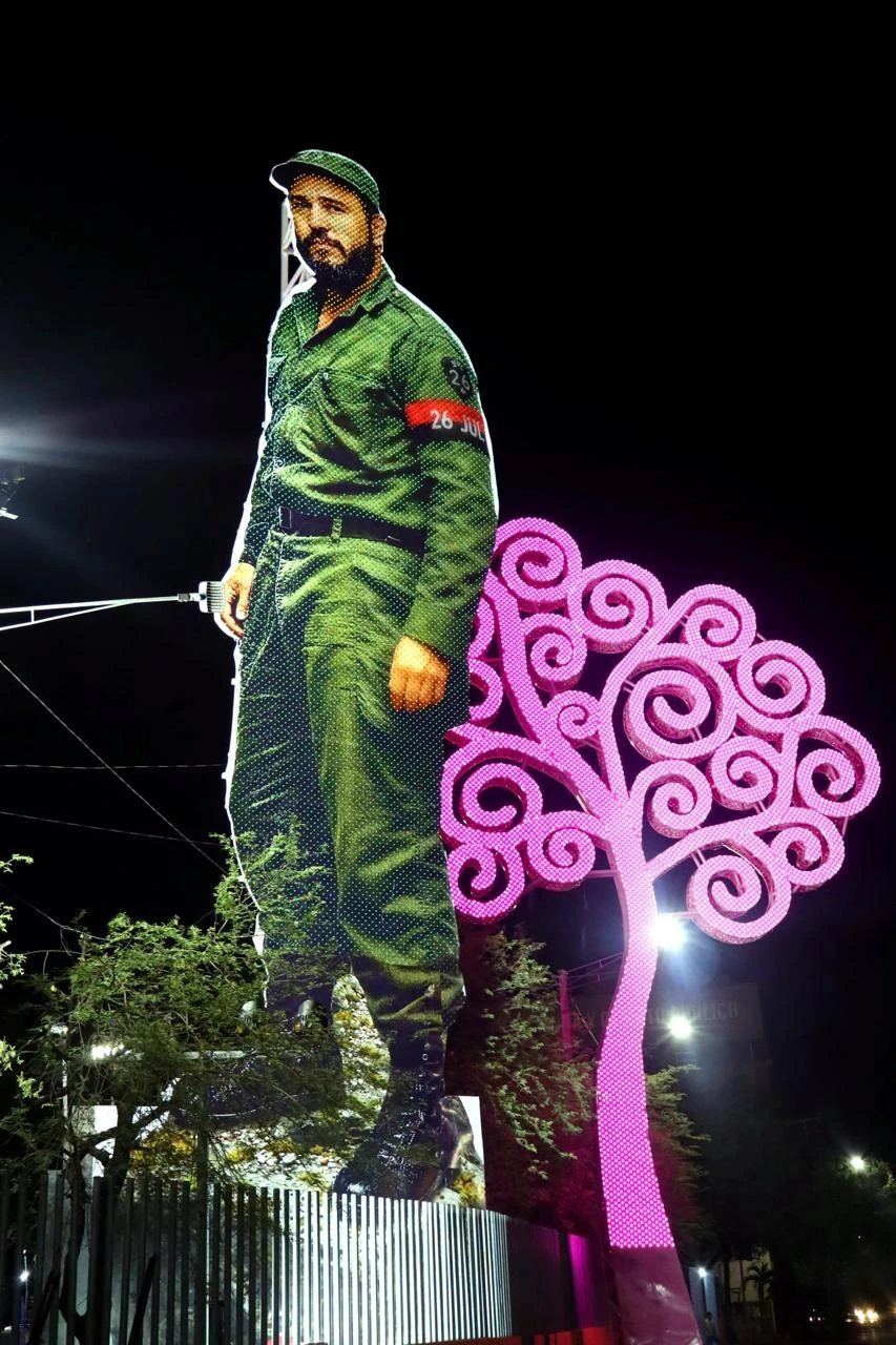 CASTRO43