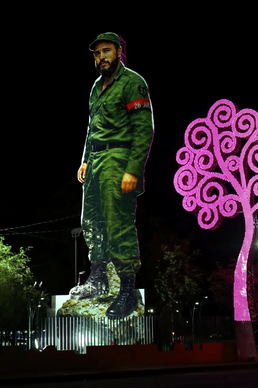 CASTRO48