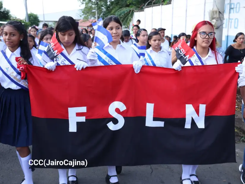Desfile--(44)