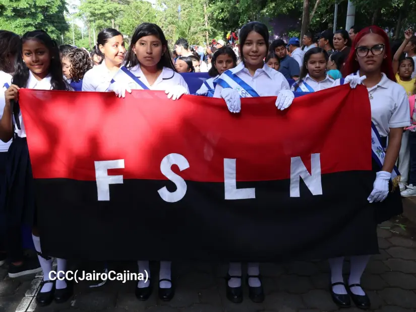 Desfile--(56)