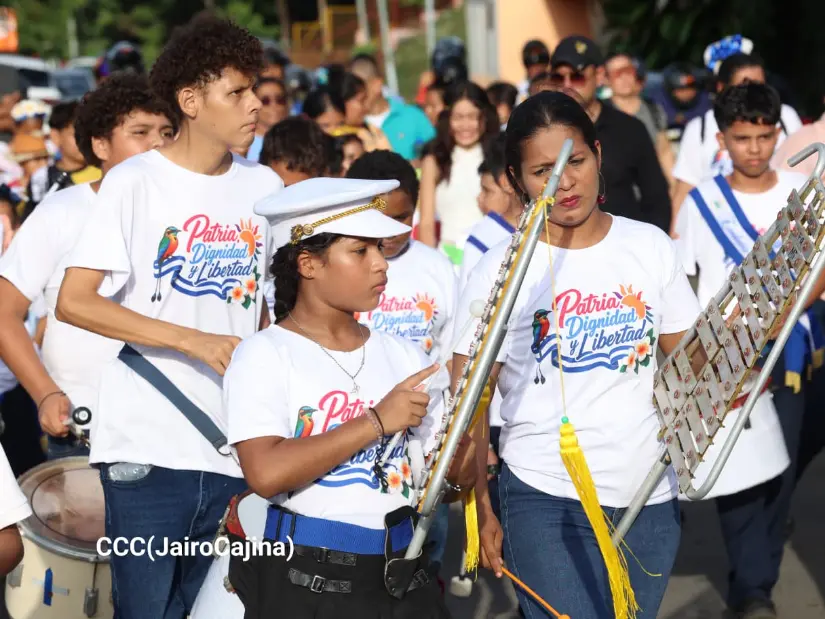Desfile--(68)