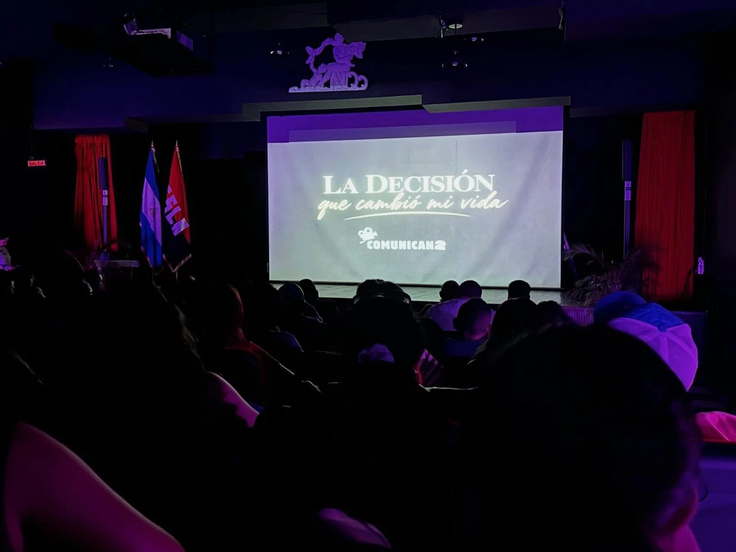 CINE8
