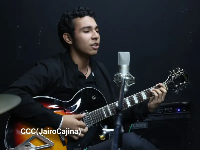 JUVENTUD--(37)