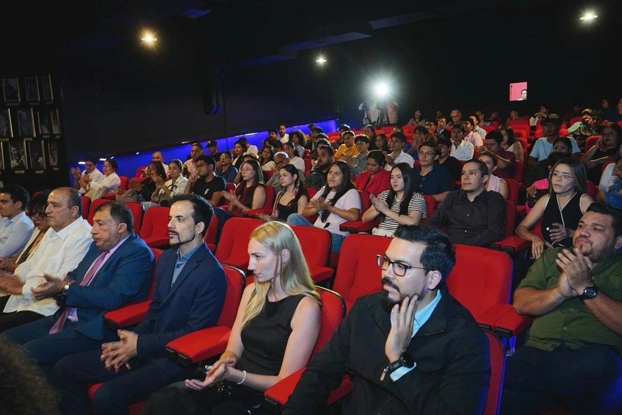 CINE-AUROPEO8